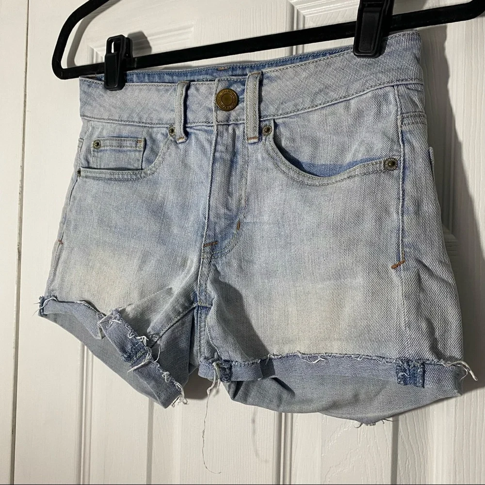 American Eagle Stretch Jean Shorts in Light Denim Wash